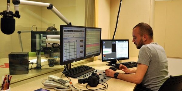 Radyo programı öğrencilerin umudu oldu