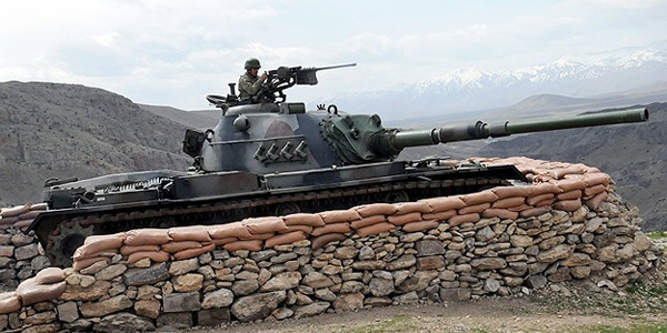 'Hudut Kartallar�' s�n�rda g�z a�t�rm�yor