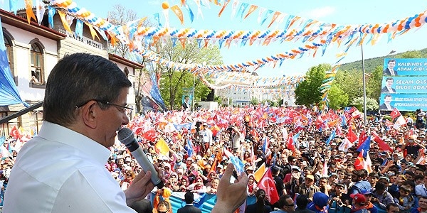 Davutoğlu: AK Parti'den zalime dost olmaz
