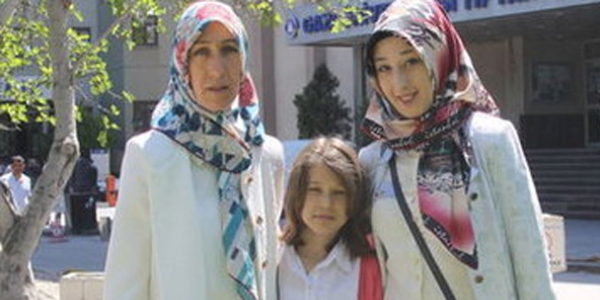3 kardeş 100 binde 1 Görülen hastalığa arka arkaya yakaland