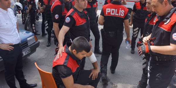 Yunus ekipleri kaza yaptı: 2 polis yaralı
