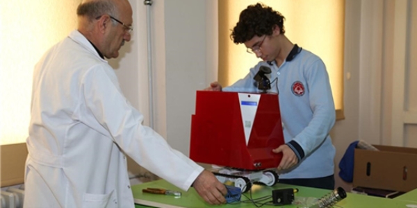 Karadenizli robot evdeki kaaklar haber verecek
