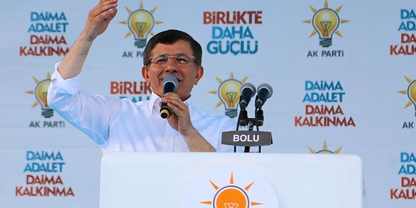 Davutoğlu: Gençlere verdiğimiz burs, kredi 330 lira
