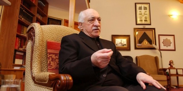 Anadolu Üniversite'si kitaplarında Gülen'e övgü