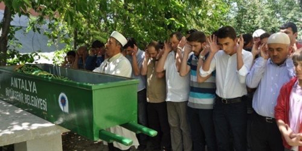 Ortaokul öğrencisi yaşam savaşını kaybetti