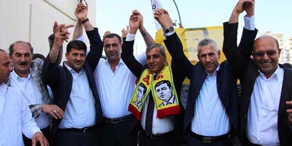 Batman'da AK Partili ye ve 47 muhtar HDP'ye geti