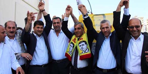 Batman'da AK Partili üye ve 47 muhtar HDP'ye geçti
