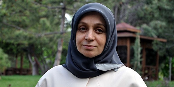 Başörtüsü'nün simge ismi Meclis yolunda