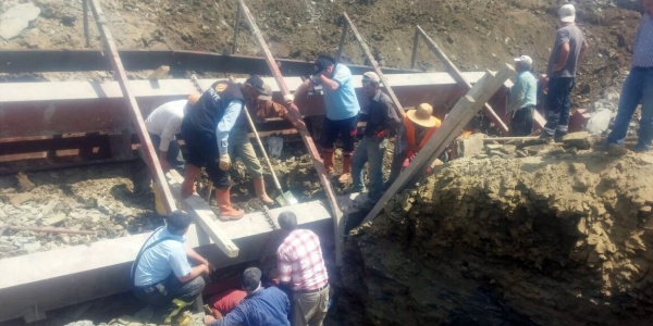 Baraj in�aat�nda g���k: 3 i��i toprak alt�nda