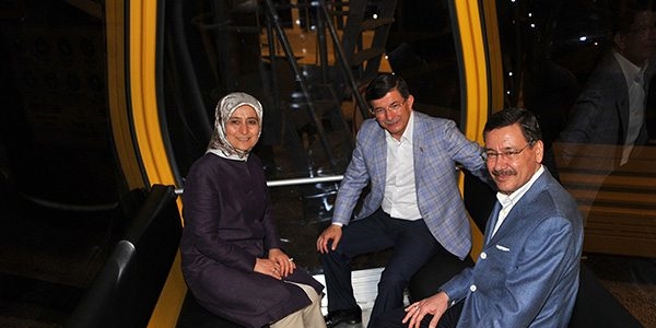 Davutoğlu: Havalimanı-Kızılay metrosunu inşa edeceğiz