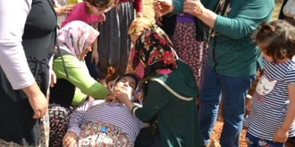 �la� i�erek intihar eden liseli topra�a verildi