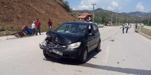 Çorum'da otomobil motosiklete çarptı: 1 ölü, 3 yaralı
