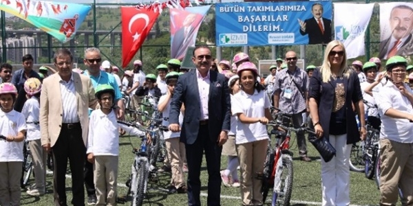 İzmit'te 800 öğrenciye bisiklet dağıtıldı