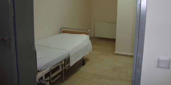 Hastanelerin hasta mahpus b�l�mleri sa�l�ks�z