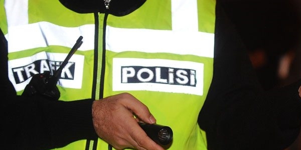 50 TL rüşvet alan iki polis tutuklandı