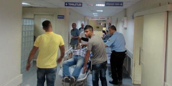Polis aracı otomobil ile çarpıştı: 5 yaralı