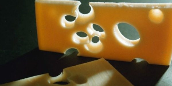 Peynirlerdeki deliklerin srr zld