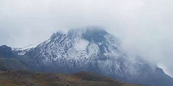 Erciyes'e kar yağdı