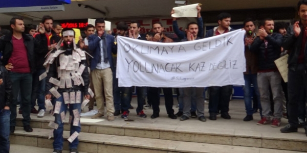 Isparta'da öğrencilerden kira protestosu