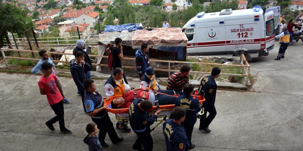 Kayalıklardan düşen üniversite öğrencisi kurtarıldı