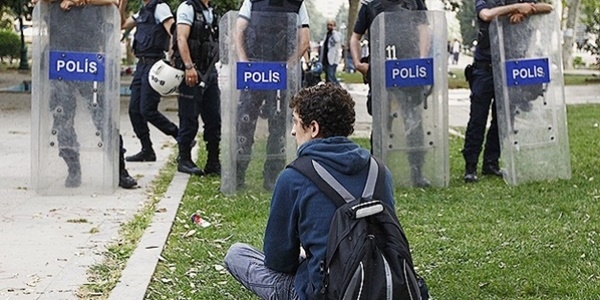 Polis Gezi Park'na girie izin vermedi