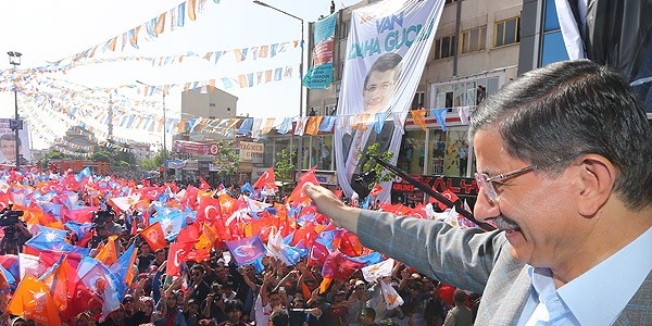 Davutoğlu Van'da duygulandığı anı anlattı