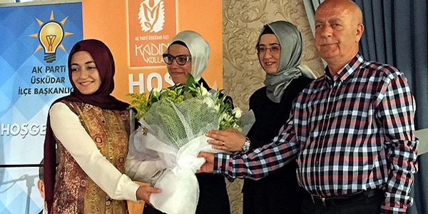 Başörtüsü nedeniyle alamadığı ödülünü 8 yıl sonra aldı