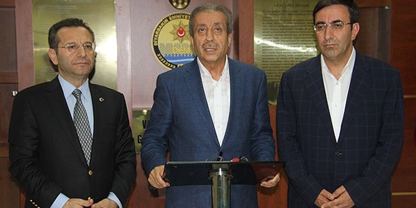 Eker: Patlay�c�lar cep telefonu d�zene�ine ba�l�