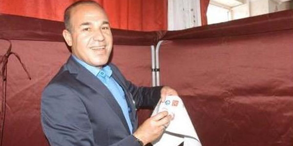 Adana Belediye Başkanı açıktan oy kullandı