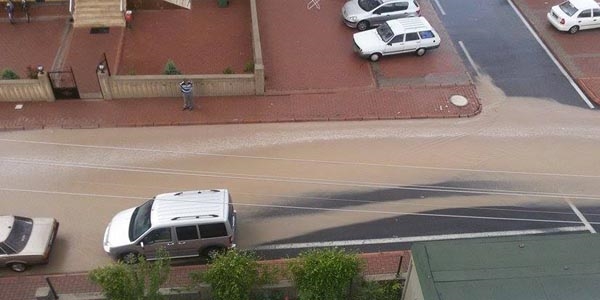 Kayseri'de, saanak yamur nedeniyle evleri su bast