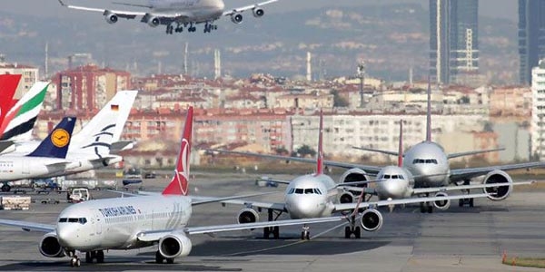 Atatürk Havalimanı'nda yer radarı çöktü