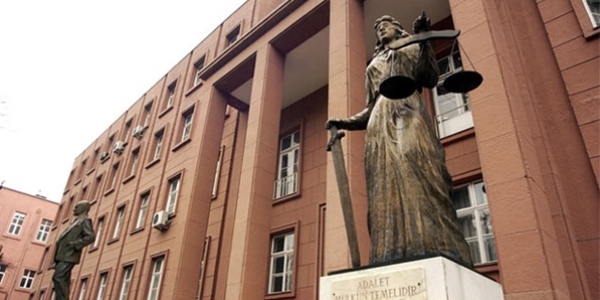 Eşine 'köylü' deyip aşağılayana 600 bin TL tazminat