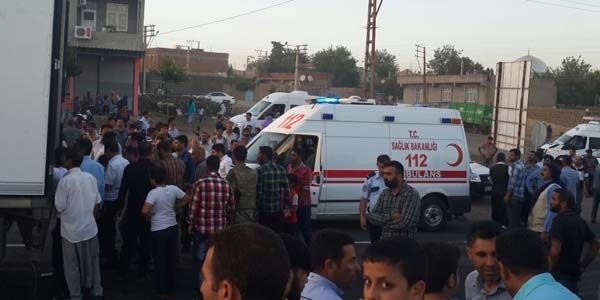 Askeri araç devrildi: 1 şehit, 18 yaralı