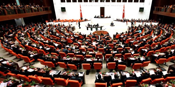 Yeni vekiller 3 maaşı toplu alacak!