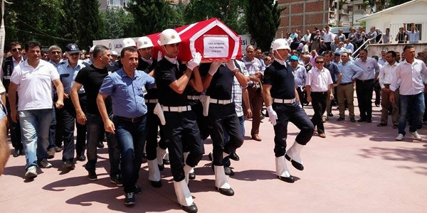 Kalp krizi geçiren polis memuru için tören düzenlendi