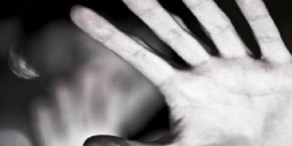 Hasta yak�n�n�n sa�l�k memurunu darbetti�i iddias�