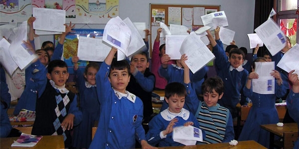 Çocuklara karne baskısı yapmayın!