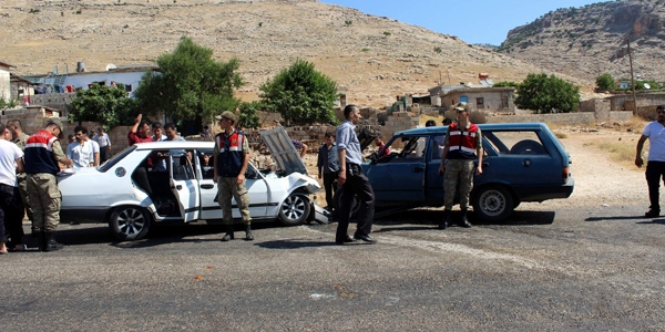 Gaziantep'te iki otomobil çarpıştı: 8 yaralı