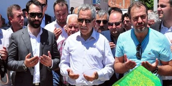 Arınç'ın kayınvalidesinin cenazesi toprağa verildi