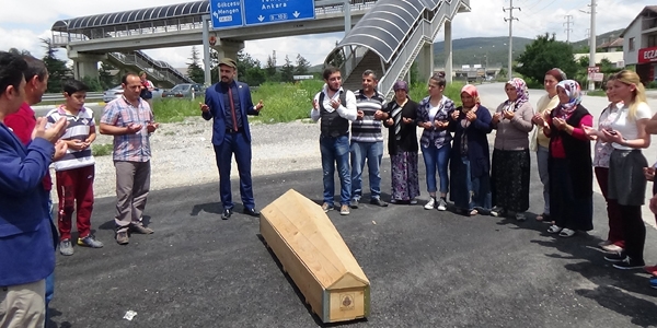 BBP Bolu İl Başkanı'ndan tabutlu eylem