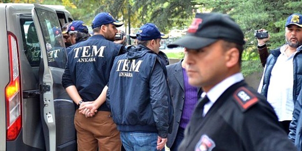 Eski il emniyet m�d�r yard�mc�s� Y�ld�r�m g�zalt�na al�nd�