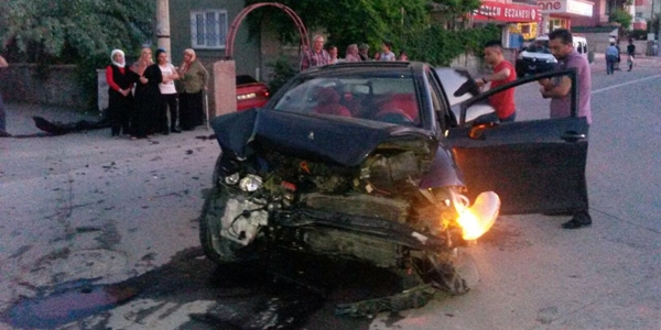 Aksaray'da otomobiller çarpıştı: 5 yaralı