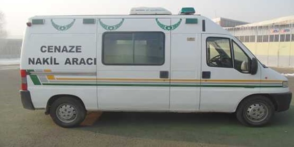 Cenaze nakil arac�yla ka�ak sigara sevkiyat�!
