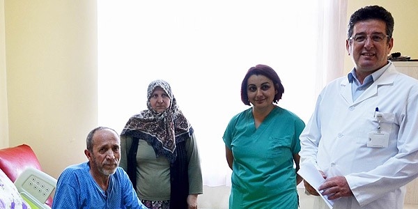 Karaci�erinde unutulan gazl� bez 34 y�l sonra ��kar�ld�