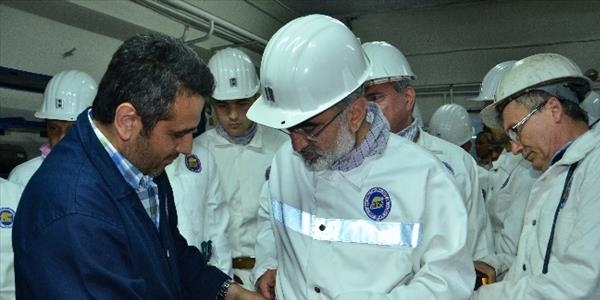 Bakan Yıldız, iftar için maden ocağına girdi