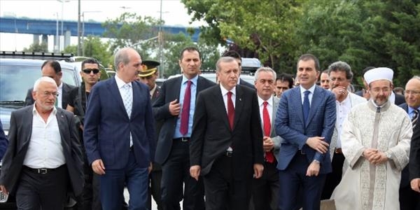 Eyp Sultan Trbesi Erdoan'n katld trenle ald