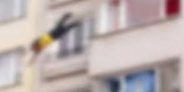 Batman'da 4 yaşında çocuk 5. kattan düştü