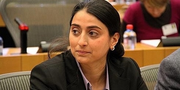 HDP'li vekillerden K�rt�e yemin a��klamas�