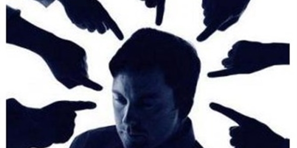Eleştirinin gücü ya da gücün eleştirisi