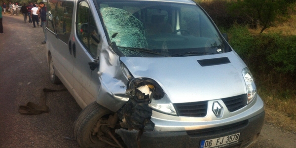 Malatya'da motosiklet ile minibüs çarpıştı: 2 ölü